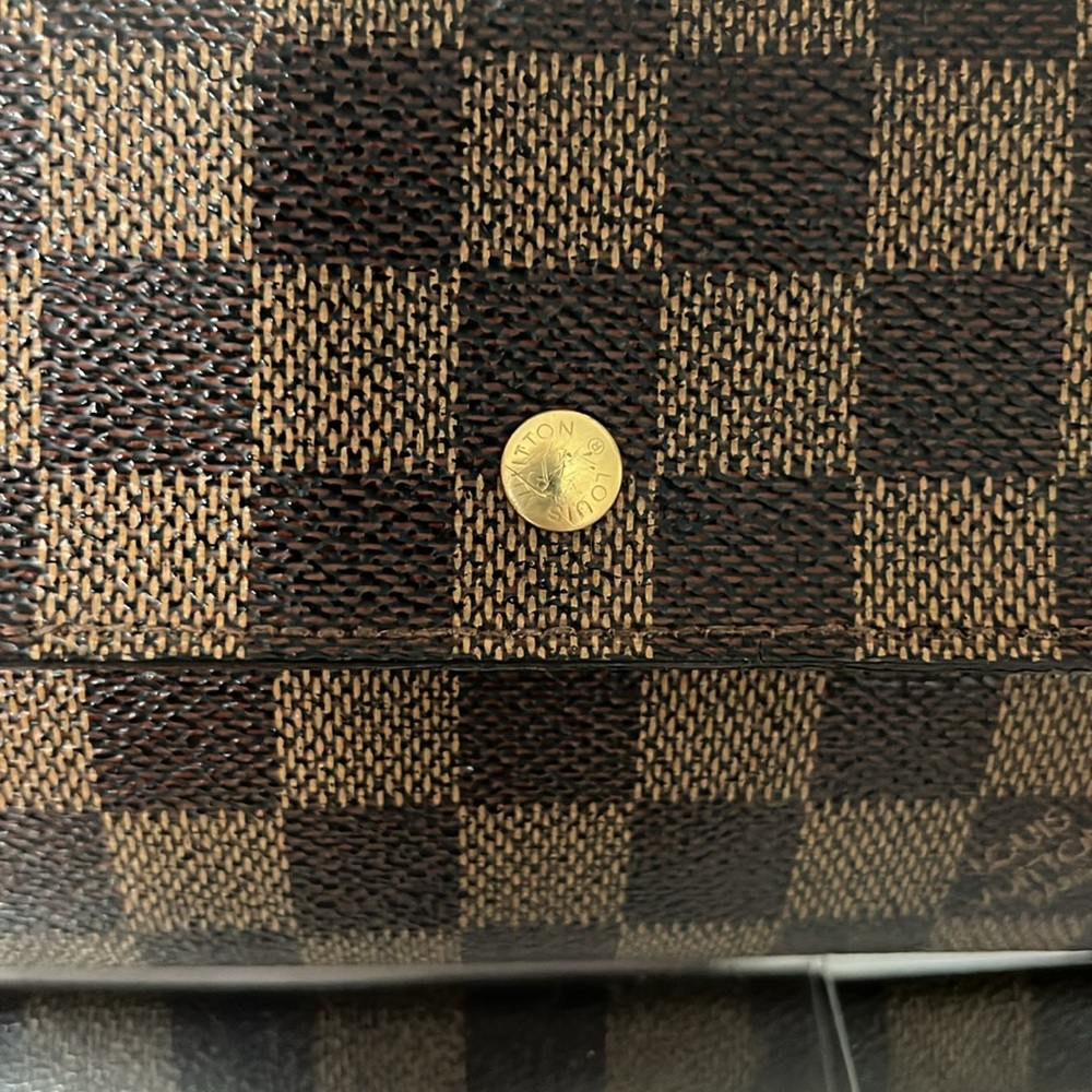 Louis Vuitton Damier Ebene International Wallet - Picture 5 of 17